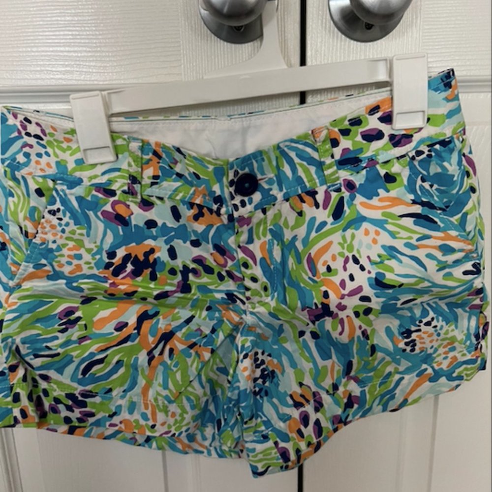 Lily Pulitzer Sea Soiree Shorts - Size 6
